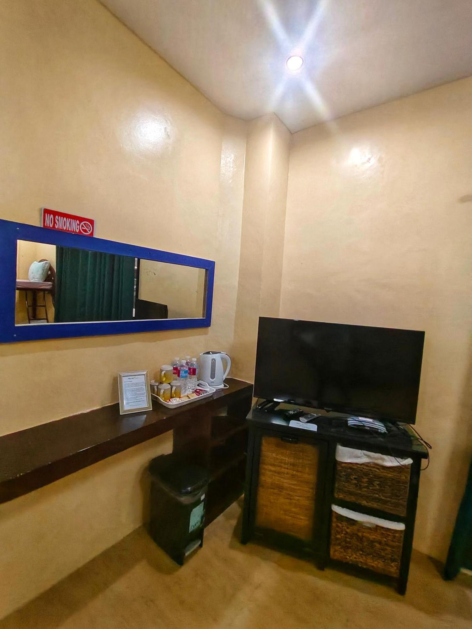Monte Rio Gardens Bed & Breakfast Аламинос Экстерьер фото